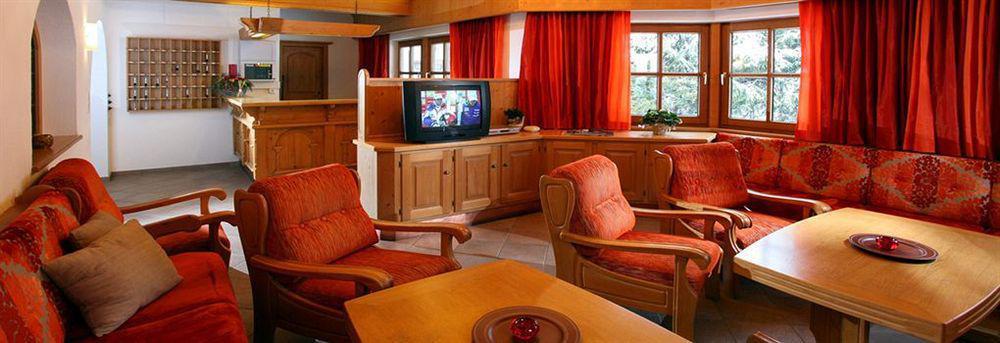 Hotel Taxacher เคิร์ชแบร์ก อิน ทิโรล ภายนอก รูปภาพ
