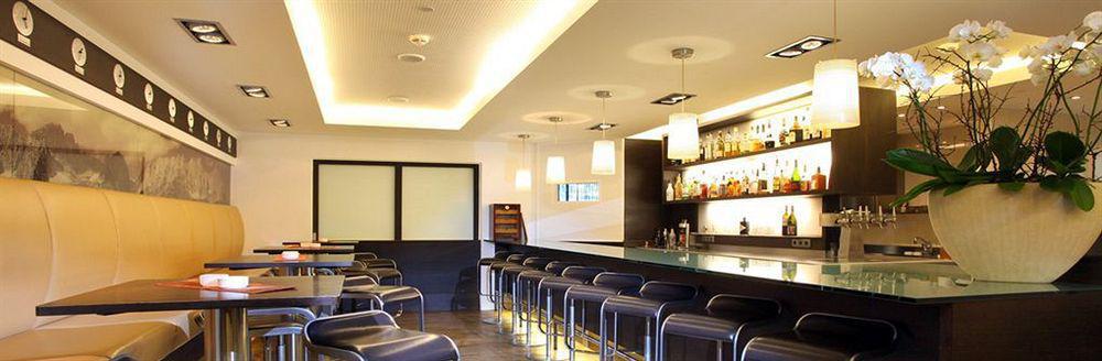 Hotel Taxacher เคิร์ชแบร์ก อิน ทิโรล ภายนอก รูปภาพ