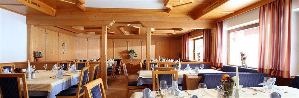 Hotel Taxacher เคิร์ชแบร์ก อิน ทิโรล ภายนอก รูปภาพ