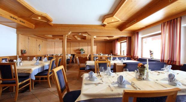 Hotel Taxacher เคิร์ชแบร์ก อิน ทิโรล ภายนอก รูปภาพ